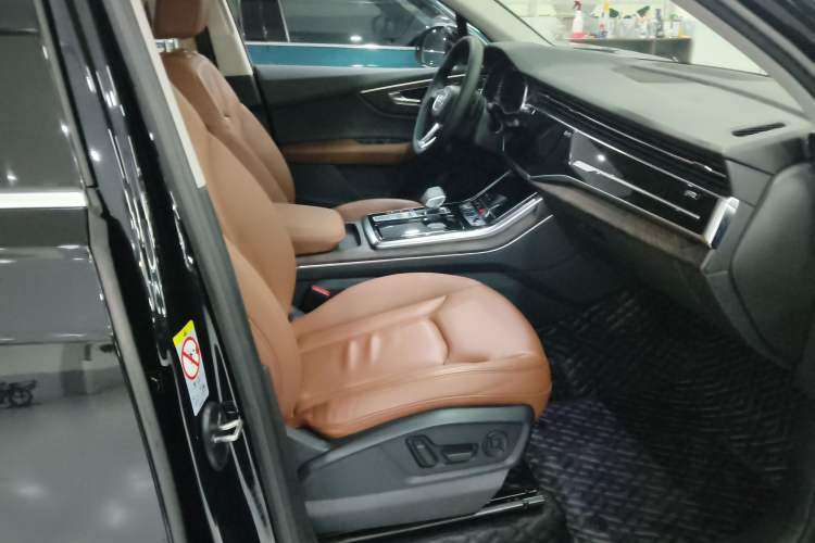 Used Audi Q7 2020 55 TFSI quattro S line sports model