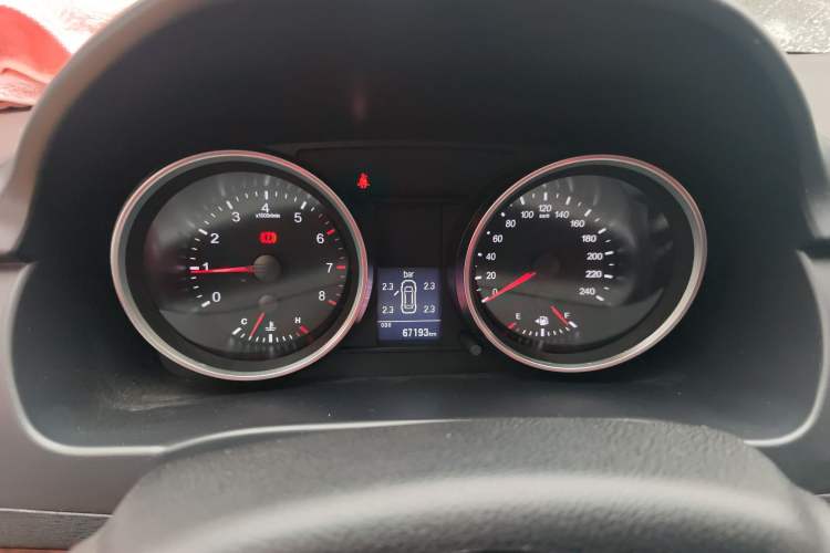 Used Haval H6 2015 Revised Version Sport Edition 1.5T Manual Transmission Two-Wheel Drive Elite Grade