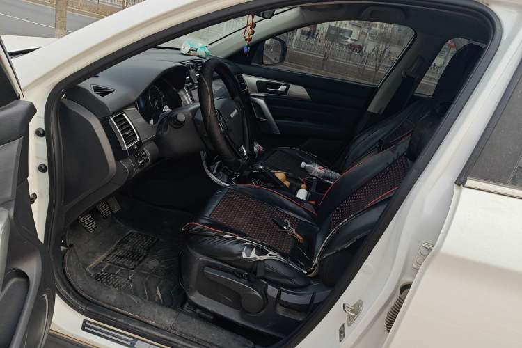 Used Haval H2 2017 Red-Label 1.5T Manual Two-Wheel-Drive Elite Model