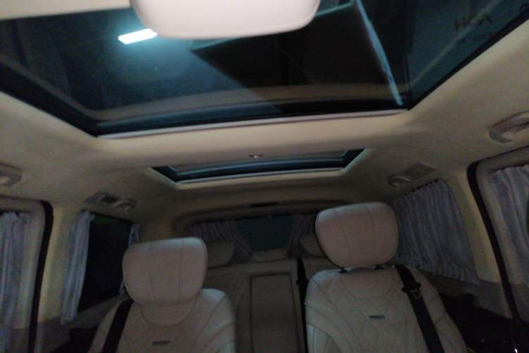 Used Mercedes-Benz V-Class 2017 V 260 Avantgarde Edition
