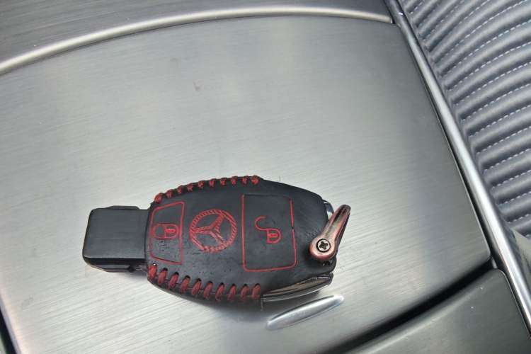 Used Mercedes-Benz R-Class 2015 R 320 4MATIC Luxury Model Vehicle Key