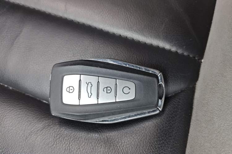 Used Volkswagen Golf 2019 280TSI DSG R-Line China VI Standard Vehicle Key