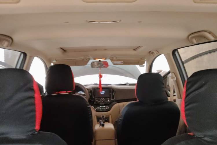 Used Baojun 730 2014 1.5L manual luxury trim 7 seats
