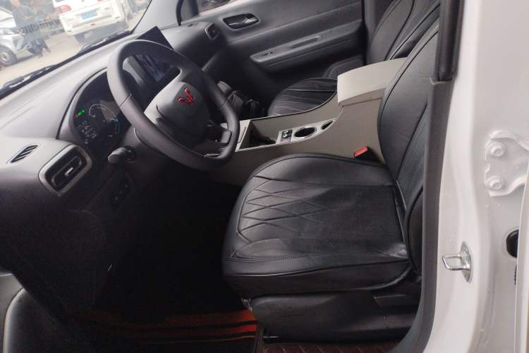 Used Wuling Hongguang New Energy 2024 All-Electric Model 300KM Practical Version