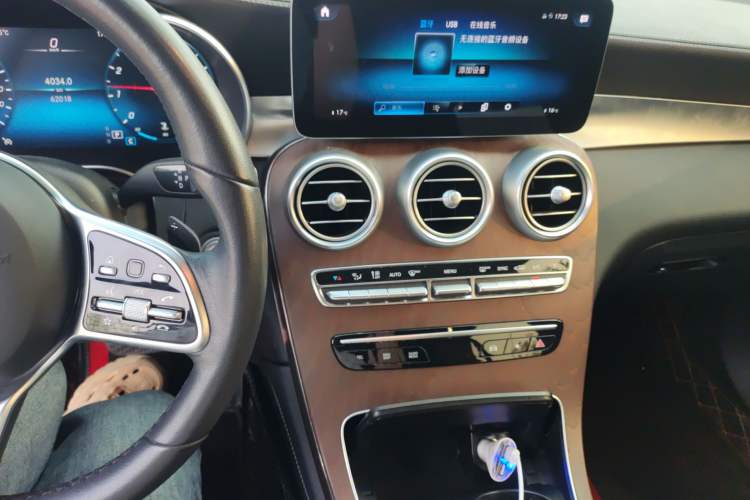 Used Mercedes-Benz GLC 2020 Facelift GLC 260 L 4MATIC Luxury Edition
