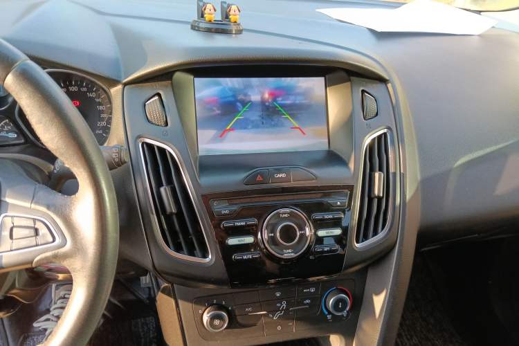 Used Ford Focus 2018 Hatchback Classic 1.6L Automatic Trendy SmartDrive Edition Audio And AC Panel