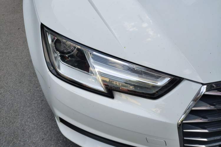 Used Audi A4L 2017 40 TFSI Ambition Edition
