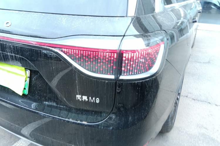 Used Hima AITO M9 2025 Extended-Range Ultra Version 52 kWh 6-Seater Right Rear Taillight
