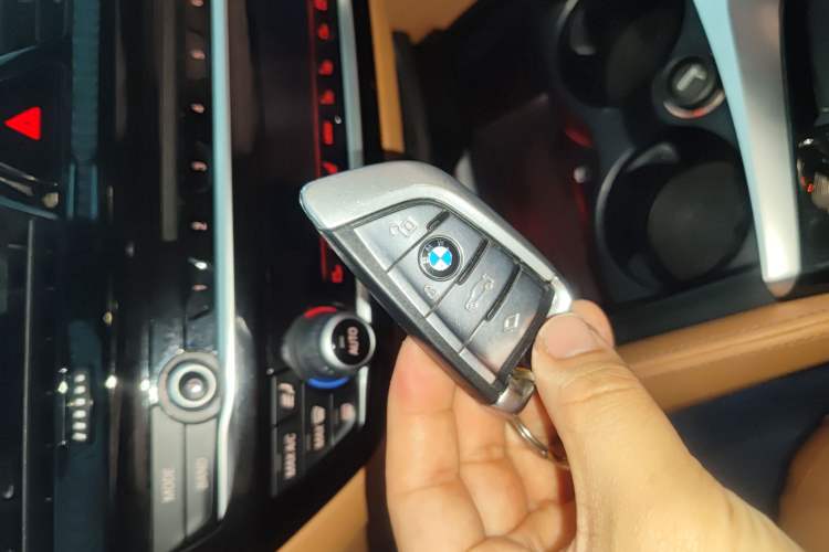 Used BMW 5 Series 2018 530Li Luxury Edition M Sport Package Vehicle Key