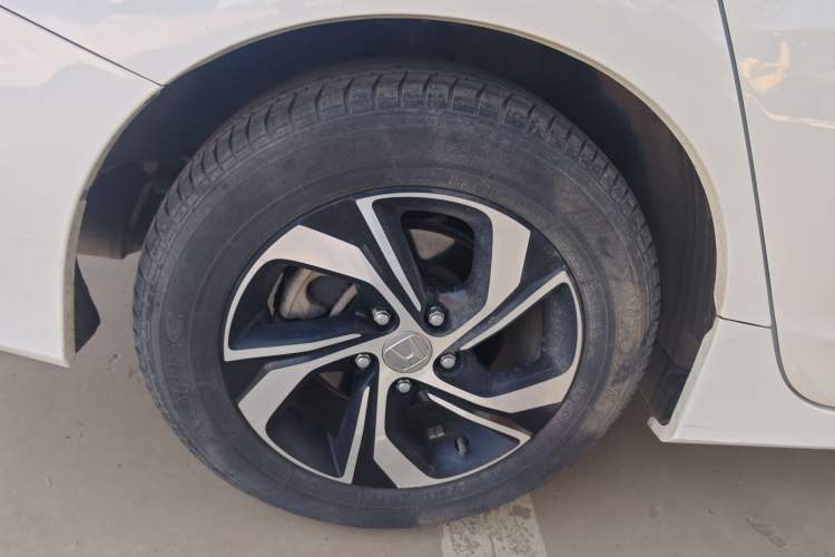 Used Honda Accord 2016 2.0L Elite Edition Right Rear Wheel Hub