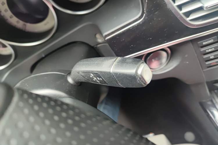 Used Mercedes-Benz E-Class 2015 E 260 L Sport & Fashion Model