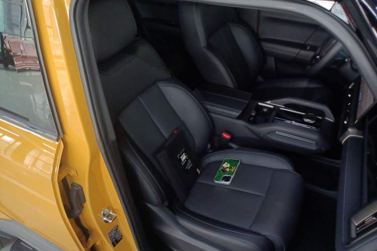 Used Chery Fulwin X3L 2025 Model 205 All-Wheel Drive High-Energy Edition Right Front Seat