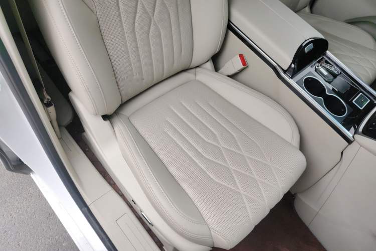 Used Buick GL8 2022 ES Landtrek 653T Comfort Edition