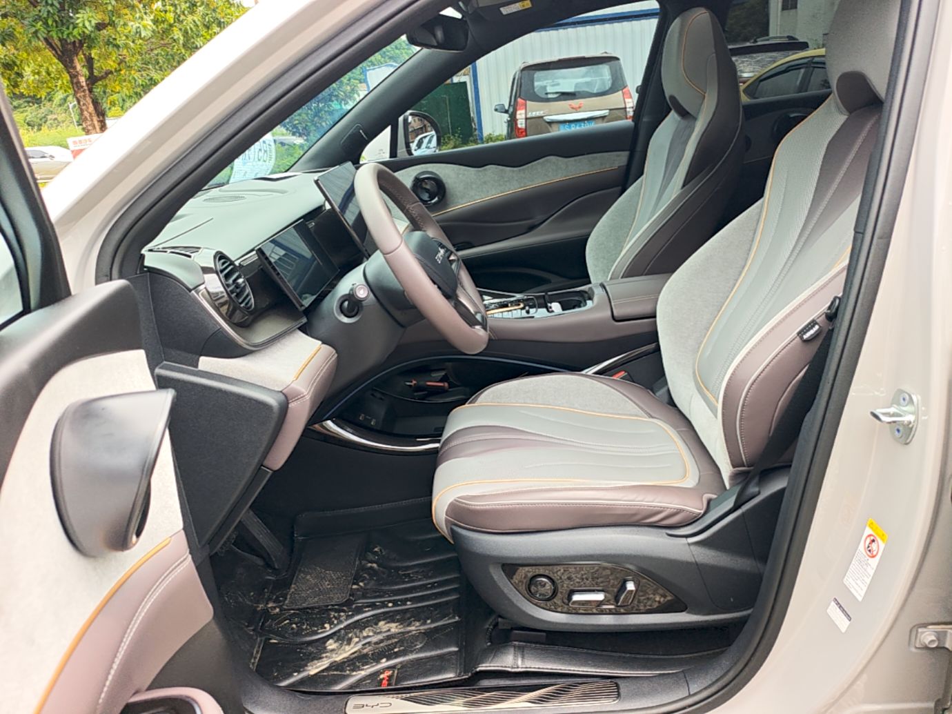 Vordere Reihe im Auto