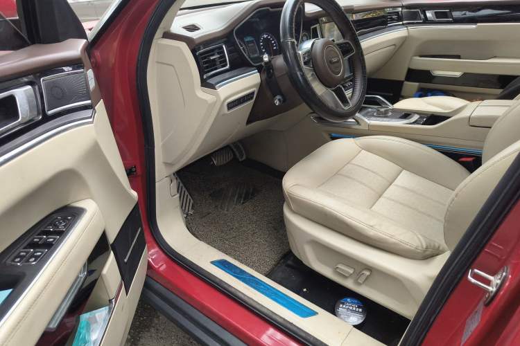 Used Zotye T700 2017 1.8T Dual-Clutch Luxury Model
