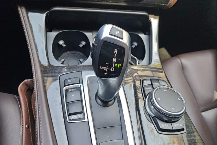 Used BMW 5 Series 2014 525Li Luxury Design Package
