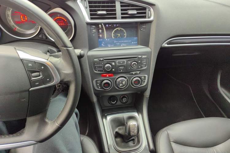 Used Citroen C4L 2013 1.8L Manual Jingzhi Edition Audio And AC Panel