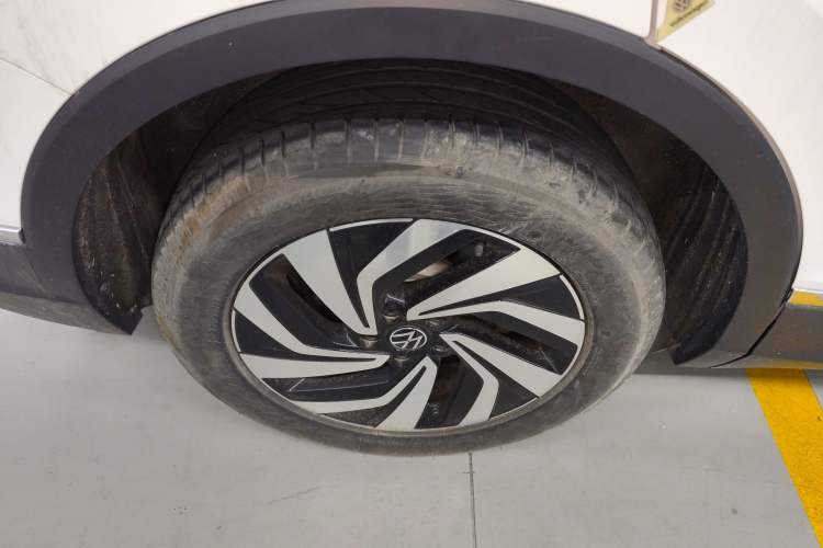 Used Volkswagen Tiguan L 2024 330TSI Automatic Two-Wheel Drive Smart Edition Right Rear Wheel Hub
