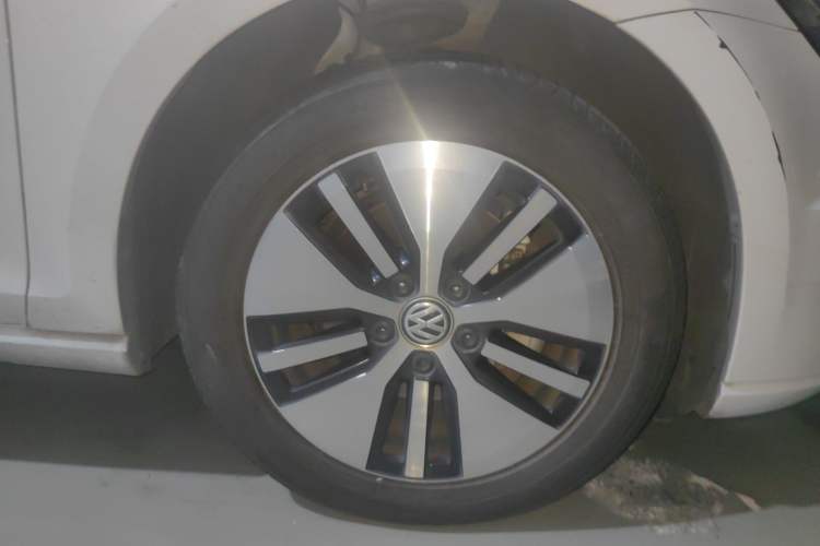 Used Volkswagen Golf Pure Electric 2020 Chari Right Front Wheel Hub
