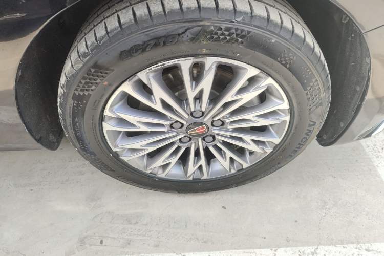 Used Hongqi H5 2024 1.5T DCT Smart Connect Flagship Edition Right Rear Wheel Hub