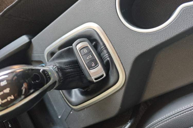 Used Geely Auto Vision X6 2016 1.8L Manual Luxury Model