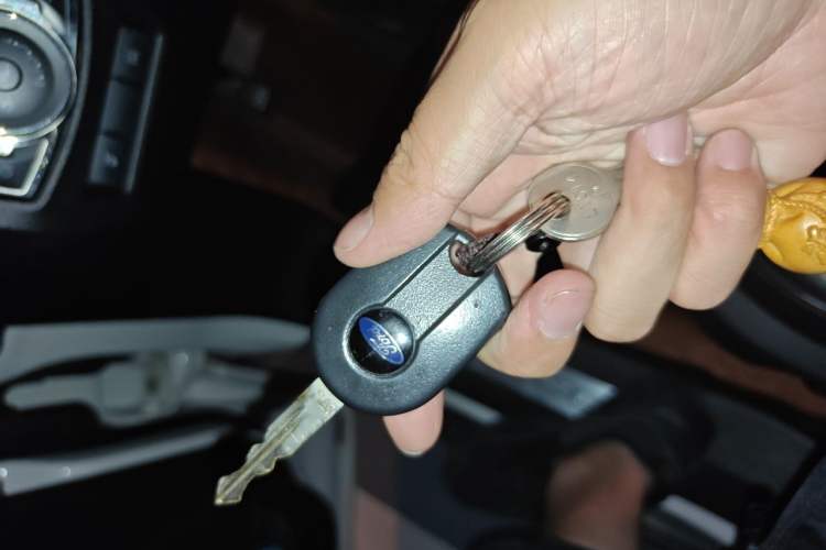 Used Ford Explorer 2013 3.5L Deluxe Model