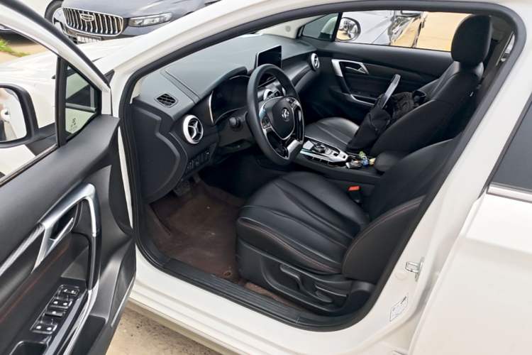 Used BAIC Beijing EU5 
