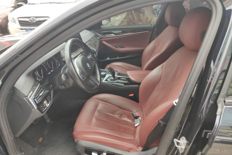 Used BMW 5 Series 2018 Facelifted 530Li xDrive M Sport Package Left Front Seat