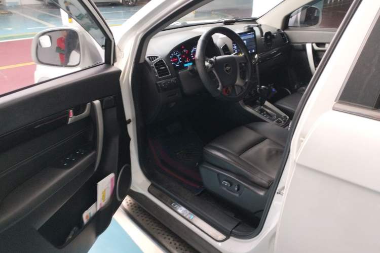 Used Chevrolet Captiva 2014 2.4L 4x4 Flagship Edition 7 Seats