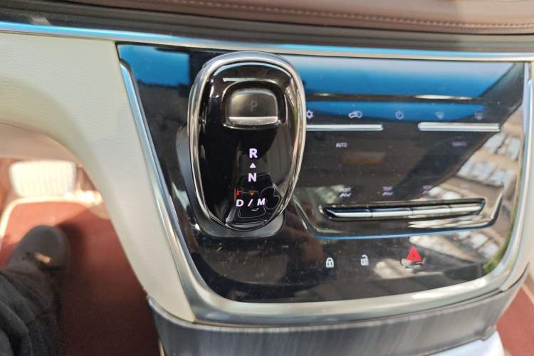 Used Buick GL8 2021 Land Cruiser Executive 652T Premium Model