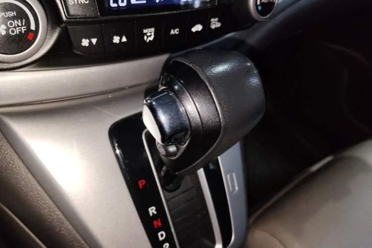 Used Honda CR-V 2012 2.4L four-wheel drive luxury version Gear Lever