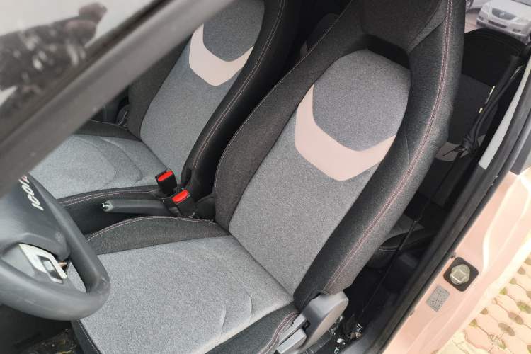 Used Chery QQ Ice Cream 2022 170km Sundae Phosphate Lithium-Ion
