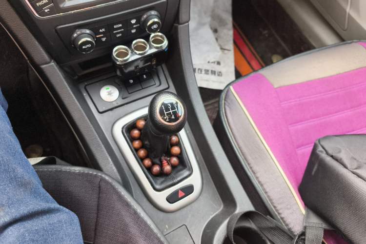 Used BAIC Senova D50 2016 1.5L Manual Elite Edition Gear Lever