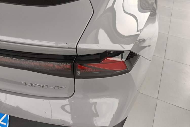 Used CHANGAN UNI-V 2022 1.5T Prestige Version Exterior 1