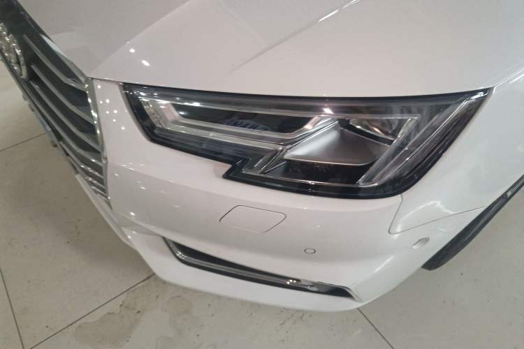Used Audi A4L 2018 30th Anniversary Edition 45 TFSI quattro Sport model Left Front Headlight