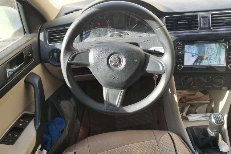 Used Skoda Rapid 2013 1.6L Manual Smart Selection Model