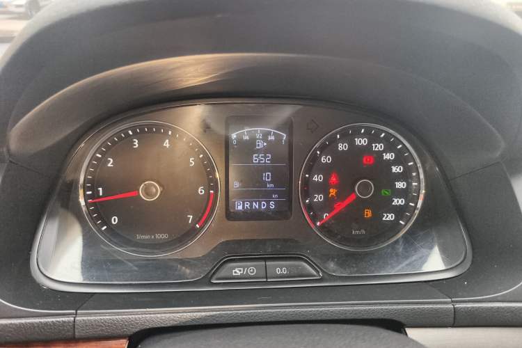 Used Volkswagen Lavida 2013 1.6L Automatic Comfort Edition
