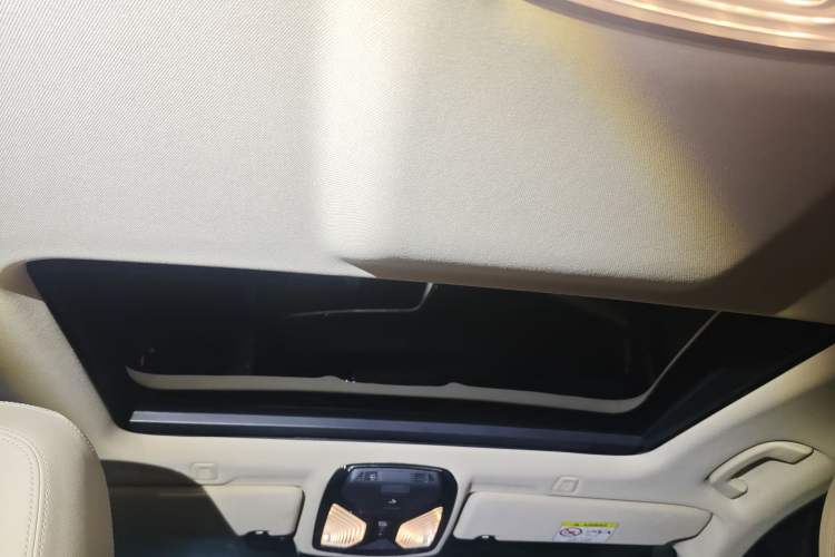 Used BMW 5 Series  Headliner