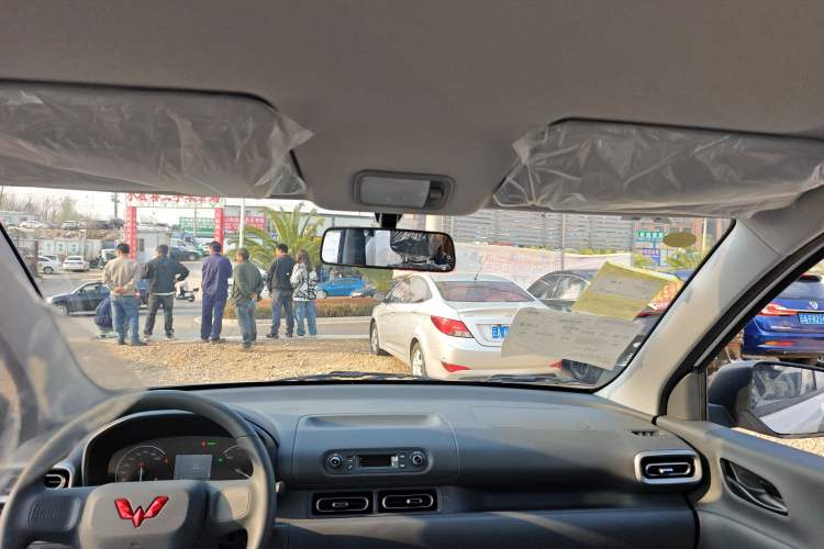 Used Wuling Hongguang New Energy 2025 Extended-Range Hybrid 50 km Utility Version Headliner