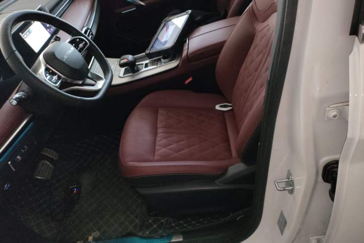 Used JETOUR X70 PLUS 2023 1.6T DCT Stronger 5-Seater
