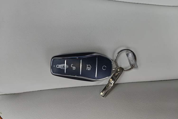 Used BYD Song PLUS New Energy 2023 Champion Edition DM-i 110KM Flagship Model Vehicle Key