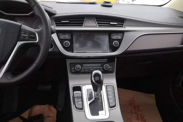 Used Geely Auto Emgrand GS 2016 Elegant Edition 1.3T Automatic LingShang Model Audio And AC Panel