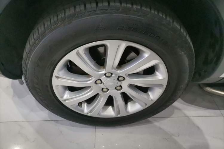 Used Land Rover Discovery Sport 2018 240 PS SE Version
