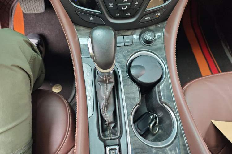 Used Buick Envision 2014 28T Four-Wheel Drive Elite Model Gear Lever