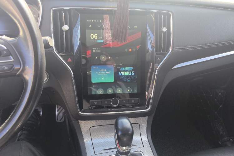 Used Roewe RX5 2016 30T Two-Wheel Drive Automatic Internet Smart Edition