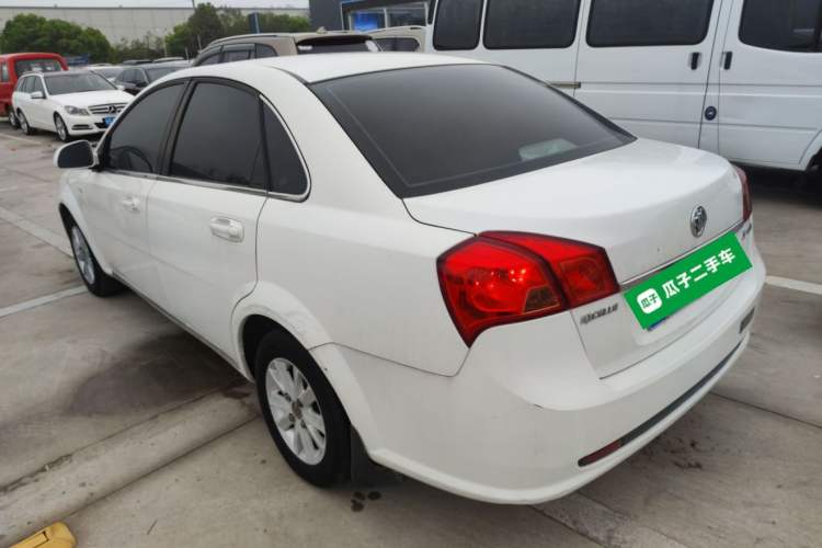 Used Buick Excelle 2015 1.5L Automatic Classic Model Exterior 2