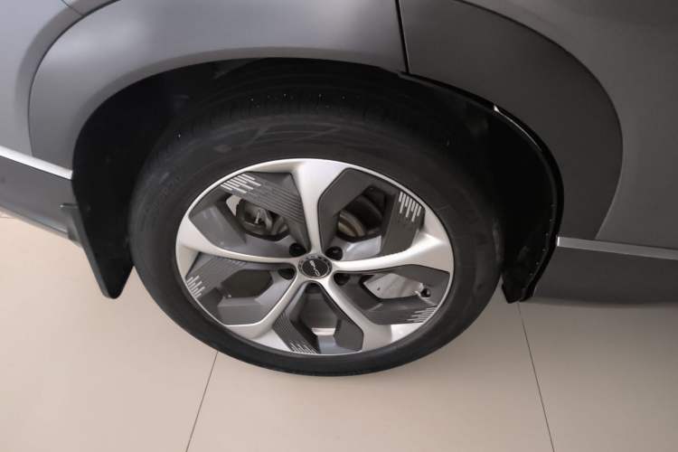 Used BYD Frigate 07 2023 DM-i 100KM Flagship Model Right Rear Wheel Hub