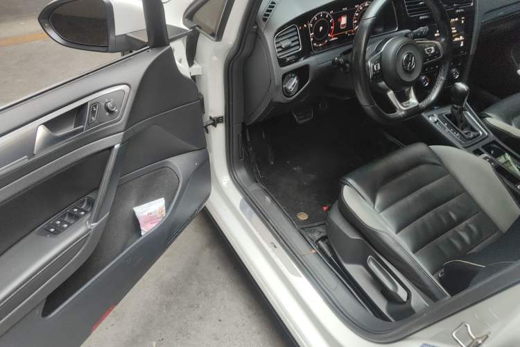 Used Volkswagen Golf 2020 Charming Edition 280TSI DSG R-Line