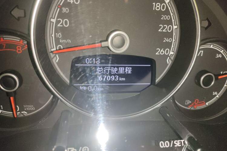 Used Volkswagen Beetle 2015 180TSI model Odometer Close Up