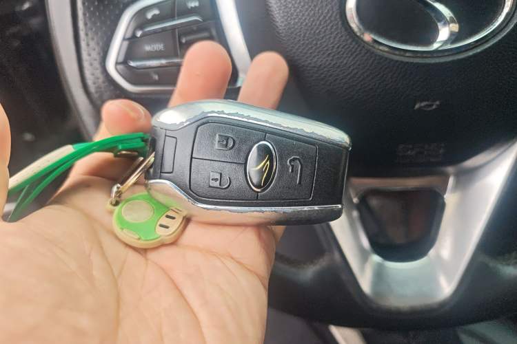 Used Soueast DX7 2015 1.5T Manual Luxury Model Vehicle Key